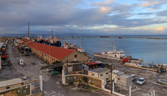 İki dernek, Gazimağusa Limanı’ndaki işçilik hizmetleri ihalesi için hukuki mücadele başlatıyor