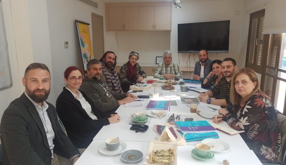 Kıbrıs öğretmen sendikalarının toplantısı ara bölgedeki Dayanışma Evi’nde yapıldı