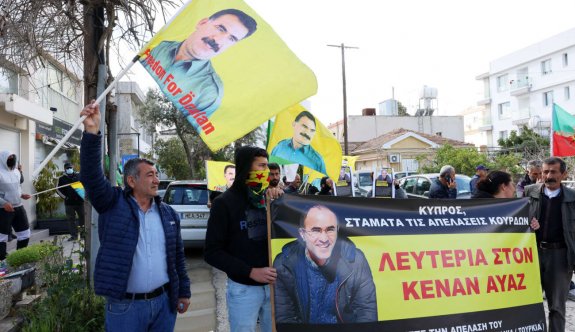Öcalan’ın fotoğraflarıyla protesto