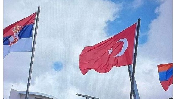 Türk bayrağına tahammül edemediler