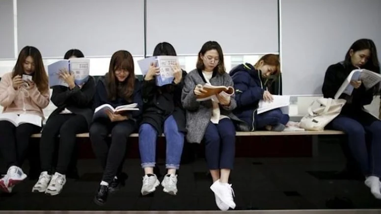 Güney Kore, gençlere sosyalleşmeleri için aylık 490 dolar verecek