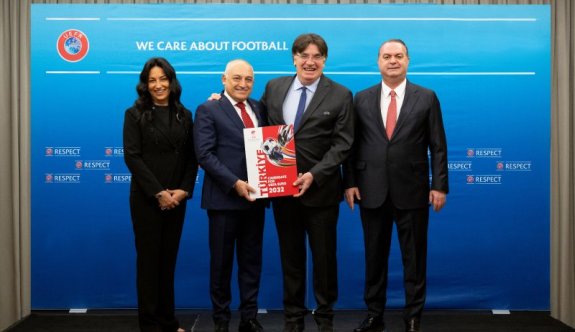 Türkiye adaylık dosyalarını UEFA'ya teslim etti