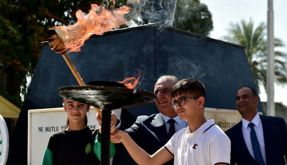 19 Mayıs Atatürk’ü Anma, Gençlik ve Spor Bayramı kutlamaları “Gençlik Meşalesi”nin yakılmasıyla başladı
