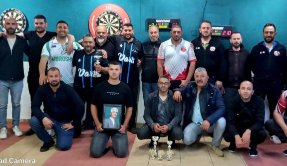 Mehmet Sayım Açık Anı Darts Turnuvası şampiyonu Faik Amcaoğlu