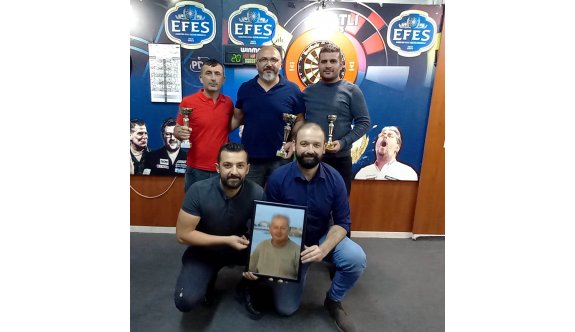 Nevzat Ormancı Açık Anı Darts Turnuvası şampiyonu Mustafa Behlül