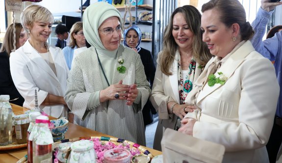 Emine Erdoğan'dan Gİ-KA KOOP Üretim ve Satış Merkezi'ne ziyaret
