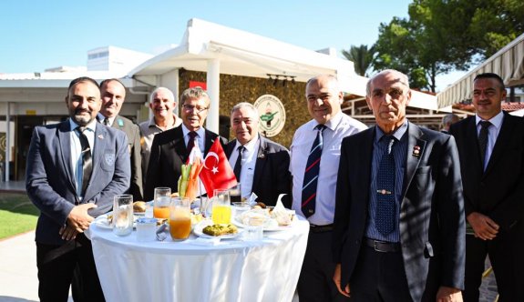Başbakan, Ortaköy Gazinosu’ndaki tebrik kabulüne katıldı