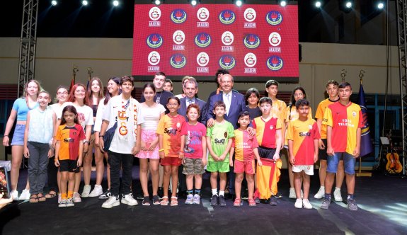 Cumhurbaşkanı Tatar, Galatasaray Kulübü’nün Spor Okulları’nın açılış törenine katıldı