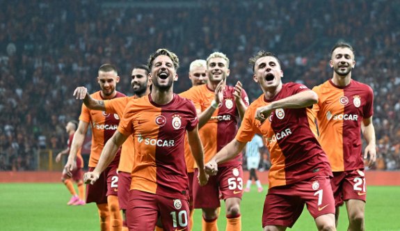 Galatasaray Mertens'le turladı