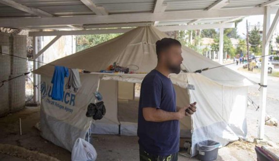 Kürt göçmen, 8 aydır çadırda yaşıyor