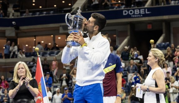 Novak Djokovic'ten tarihi zafer