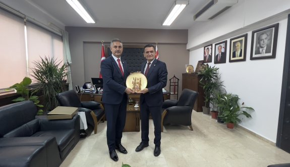 İçişleri Bakanı Dursun Oğuz,Türk Dünyası Mühendisler ve Mimarlar Birliği heyetini kabul etti.