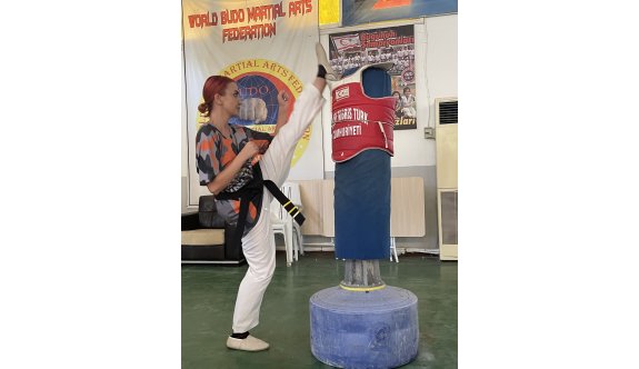 Taekwondocular “Zor Hareketler” yaptı