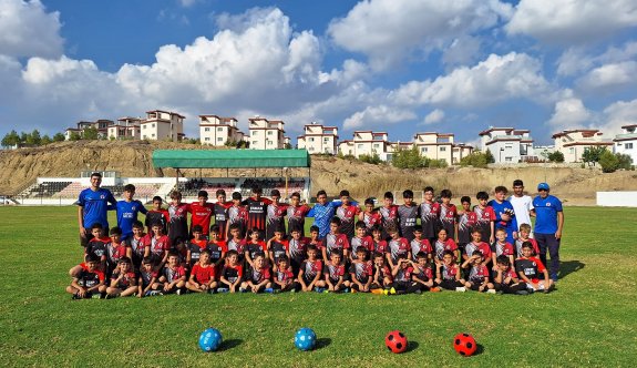 Hamitköy’de “Futbol Çocuklarla Güzel” sloganıyla etkinlik düzenlendi