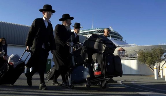 İsrail'den binlerce Yahudi, Güney Kıbrıs Rum Yönetimi'ne gitti