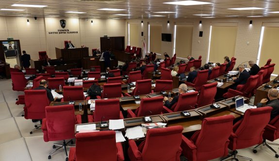 Meclis'te akaryakıt alımı ve yabancılara arazi satışı tartışıldı