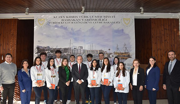Ataoğlu gastronomi yarışmasında ödül kazanan öğrencileri kabul etti