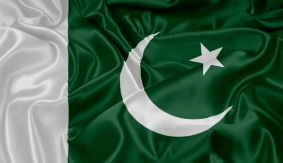 Pakistan, İran'da bulunan "terör hedeflerine" saldırı düzenlediğini duyurdu