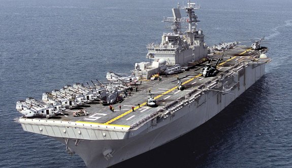 ABD amfibi saldırı gemisi USS Bataan Larnaka Limanı’nda