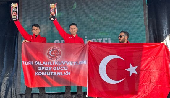 Hakan Tazegül ve Eser Kurt Trabzon’da kürsüde