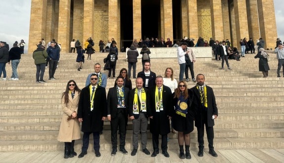 KKTC Fenerbahçeliler Derneği, Anıtkabir'i ziyaret etti