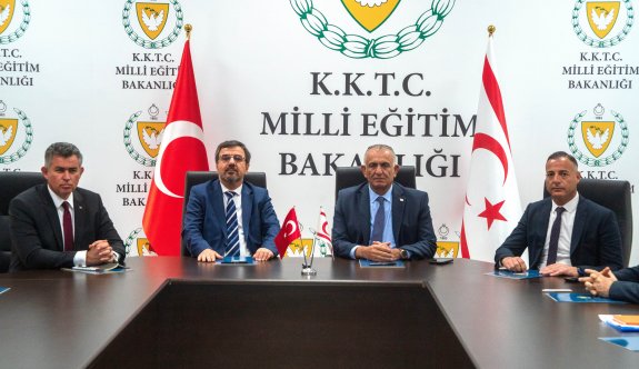 Çavuşoğlu, YÖK Heyeti ile değerlendirme toplantısı yaptı