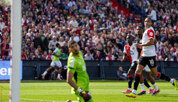 Feyenoord'dan Ajax'a tarihi fark