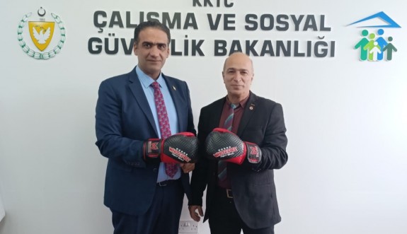 Kickboks Federasyonu Başkan Nusret’ten Bakan Gardiyanoğlu’na ziyaret