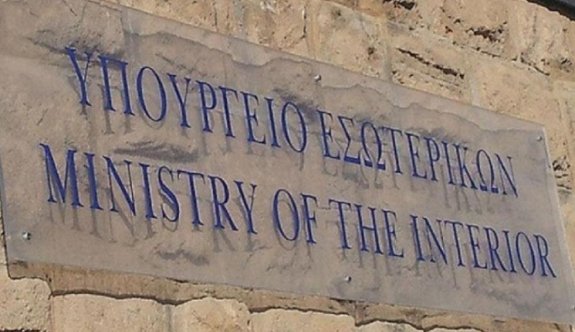 Larnaka Tapu Dairesindeki 2 memur görevinden uzaklaştırıldı