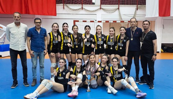 U18 Kızlar Ligi Şampiyonu Çamlıkspor