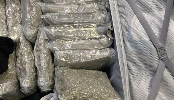 Valizinde 16 kilo uyuşturucu maddeyle havaalanında yakalandı