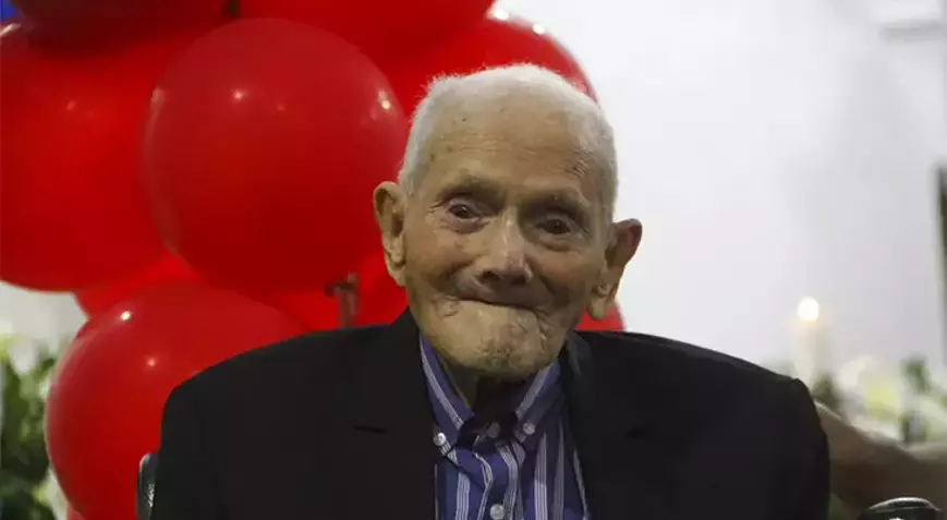 Dünyanın en yaşlı erkeği 114 yaşında hayata gözlerini yumdu