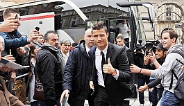 Cristiano Ronaldo resmen Juventus'ta