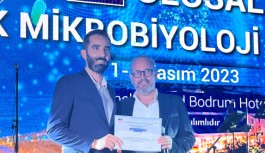 YDÜ araştırmacıları, Türkiye’de düzenlenen Klinik Mikrobiyoloji Kongresi’nden ödülle döndü