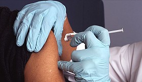 Sağlık Bakanlığı Covid-19 hatırlatma dozu aşılarına pazartesi başlanacağını duyurdu
