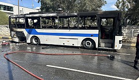 Seyir halindeki otobüste korkutan yangın